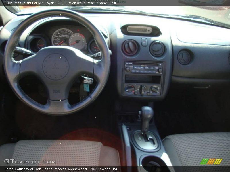 Dover White Pearl / Sand Blast 2005 Mitsubishi Eclipse Spyder GT
