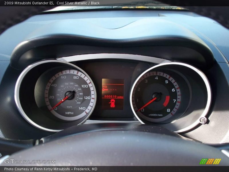 Cool Silver Metallic / Black 2009 Mitsubishi Outlander ES