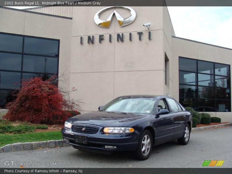 Midnight Blue Pearl / Medium Gray 2002 Buick Regal LS