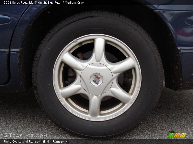 Midnight Blue Pearl / Medium Gray 2002 Buick Regal LS