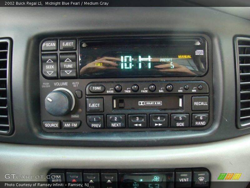 Midnight Blue Pearl / Medium Gray 2002 Buick Regal LS