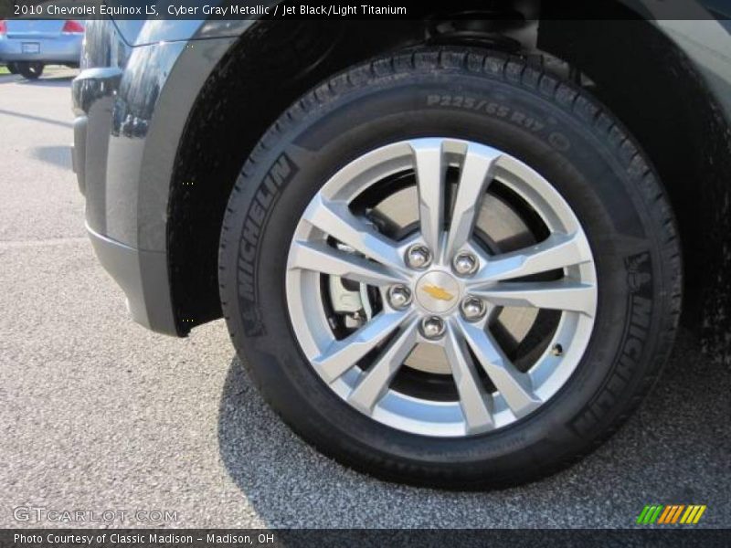 Cyber Gray Metallic / Jet Black/Light Titanium 2010 Chevrolet Equinox LS