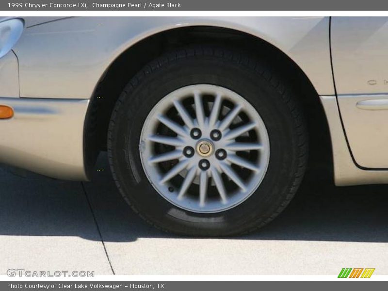 Champagne Pearl / Agate Black 1999 Chrysler Concorde LXi