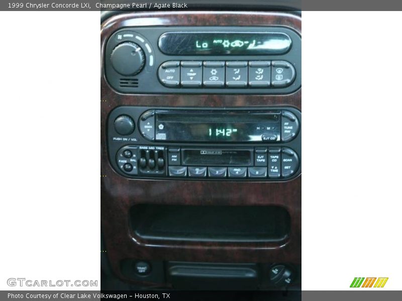 Champagne Pearl / Agate Black 1999 Chrysler Concorde LXi