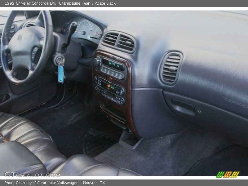 Champagne Pearl / Agate Black 1999 Chrysler Concorde LXi