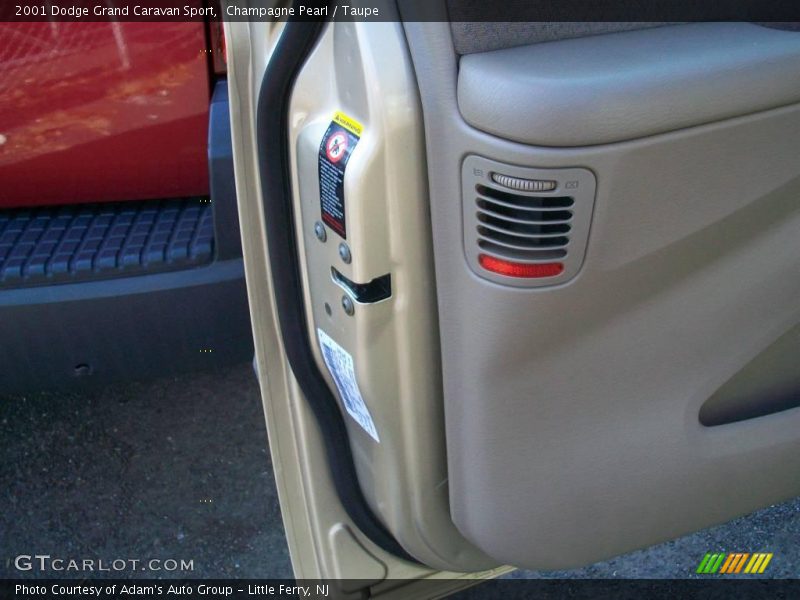 Champagne Pearl / Taupe 2001 Dodge Grand Caravan Sport