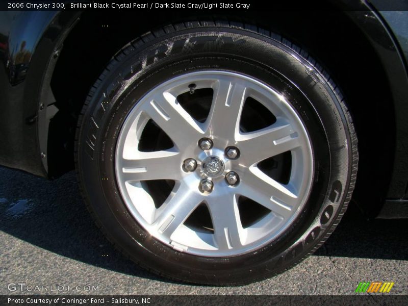 Brilliant Black Crystal Pearl / Dark Slate Gray/Light Slate Gray 2006 Chrysler 300
