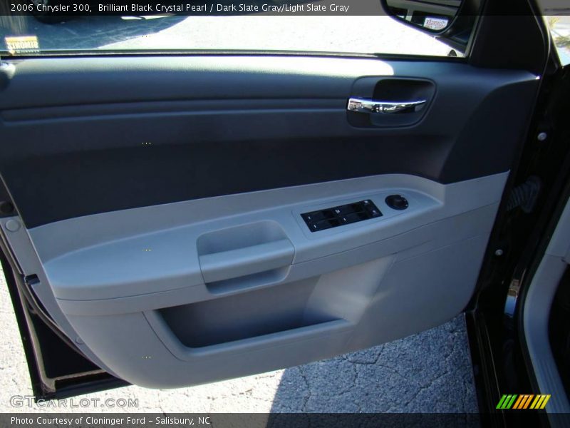Brilliant Black Crystal Pearl / Dark Slate Gray/Light Slate Gray 2006 Chrysler 300