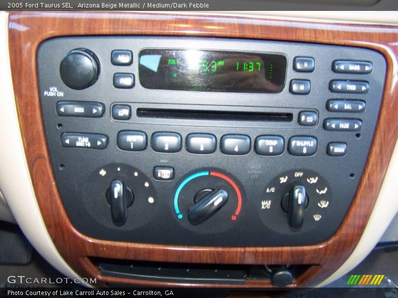 Arizona Beige Metallic / Medium/Dark Pebble 2005 Ford Taurus SEL