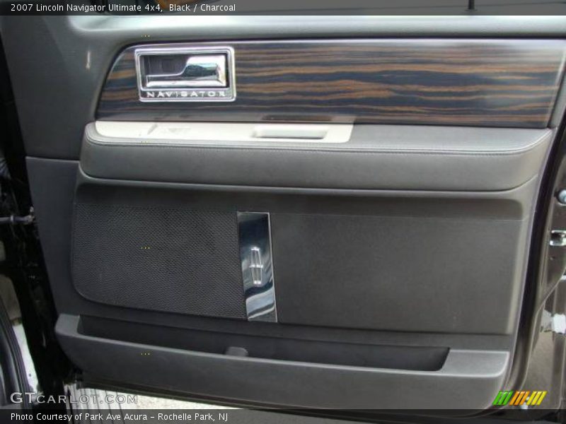 Black / Charcoal 2007 Lincoln Navigator Ultimate 4x4