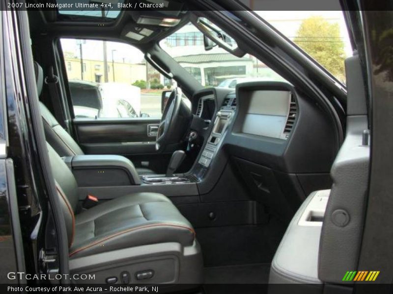 Black / Charcoal 2007 Lincoln Navigator Ultimate 4x4
