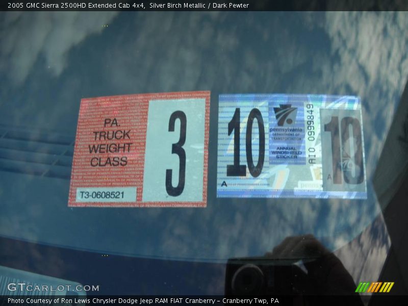 Silver Birch Metallic / Dark Pewter 2005 GMC Sierra 2500HD Extended Cab 4x4