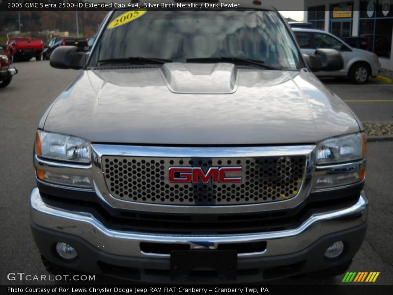 Silver Birch Metallic / Dark Pewter 2005 GMC Sierra 2500HD Extended Cab 4x4