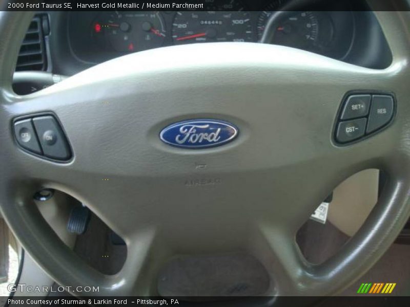 Harvest Gold Metallic / Medium Parchment 2000 Ford Taurus SE
