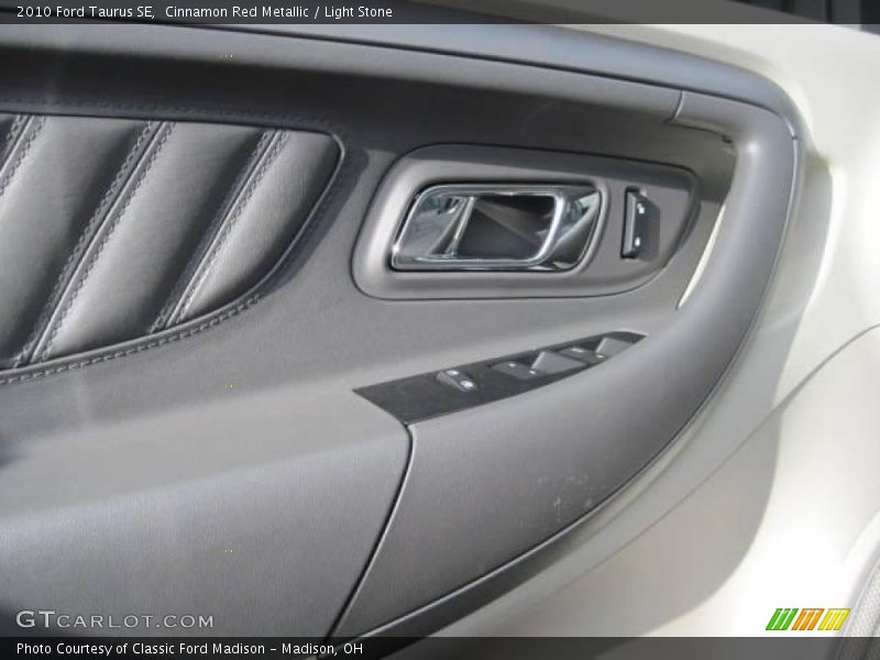 Cinnamon Red Metallic / Light Stone 2010 Ford Taurus SE