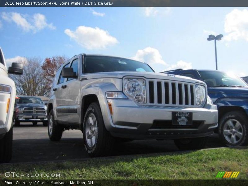 Stone White / Dark Slate Gray 2010 Jeep Liberty Sport 4x4