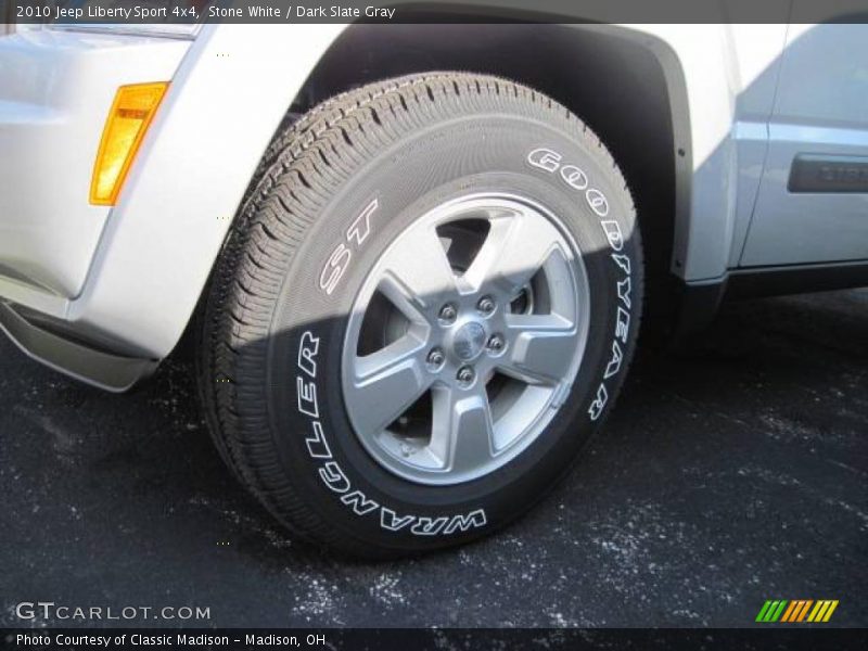 Stone White / Dark Slate Gray 2010 Jeep Liberty Sport 4x4