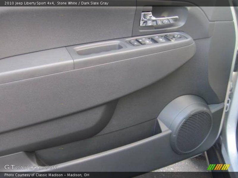 Stone White / Dark Slate Gray 2010 Jeep Liberty Sport 4x4