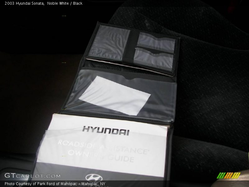 Noble White / Black 2003 Hyundai Sonata