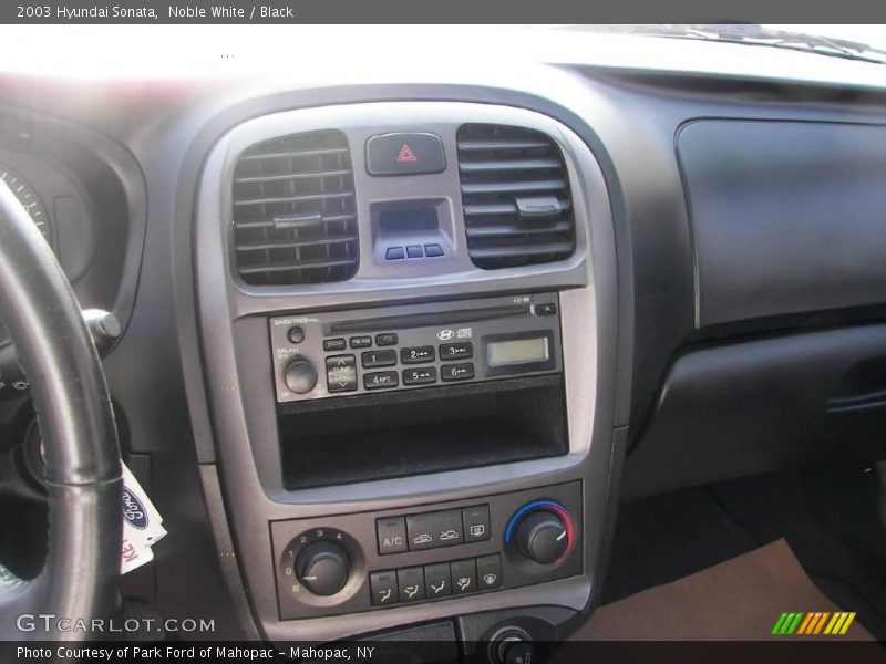 Noble White / Black 2003 Hyundai Sonata
