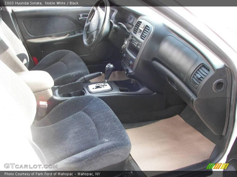 Noble White / Black 2003 Hyundai Sonata