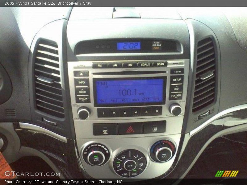 Bright Silver / Gray 2009 Hyundai Santa Fe GLS