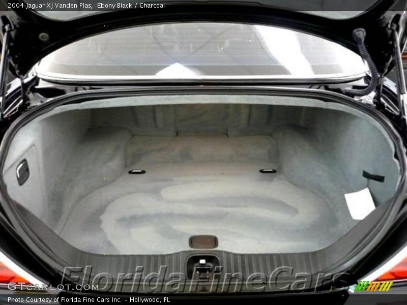 Ebony Black / Charcoal 2004 Jaguar XJ Vanden Plas