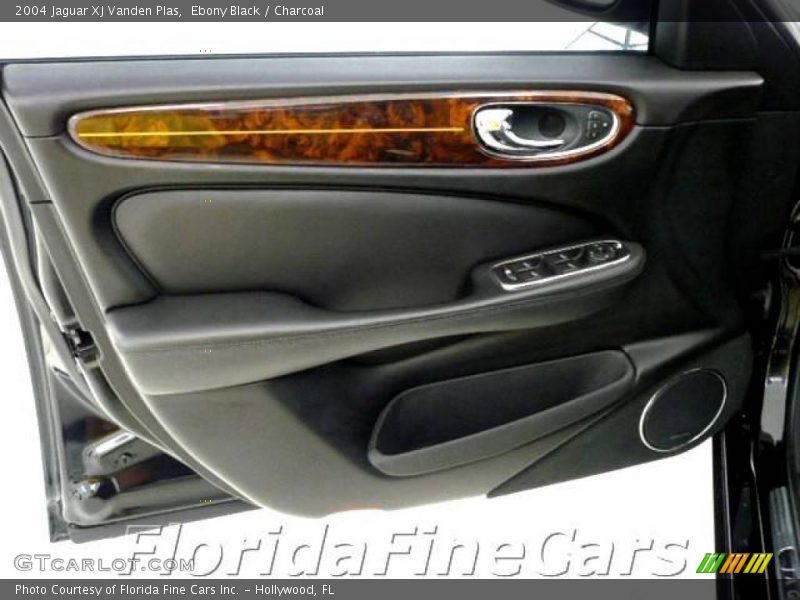 Ebony Black / Charcoal 2004 Jaguar XJ Vanden Plas
