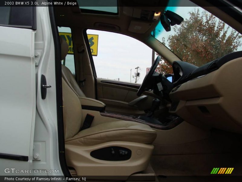 Alpine White / Beige 2003 BMW X5 3.0i