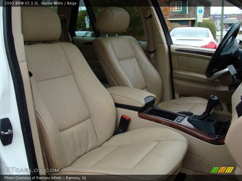 Alpine White / Beige 2003 BMW X5 3.0i