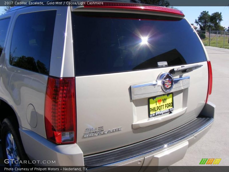Gold Mist / Cocoa/Light Cashmere 2007 Cadillac Escalade