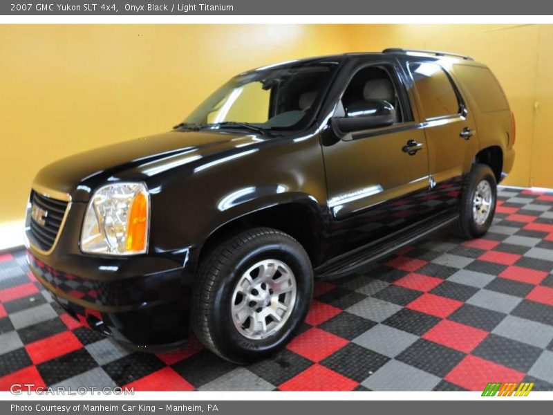 Onyx Black / Light Titanium 2007 GMC Yukon SLT 4x4