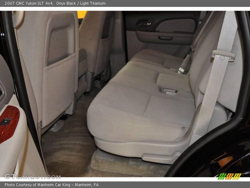 Onyx Black / Light Titanium 2007 GMC Yukon SLT 4x4