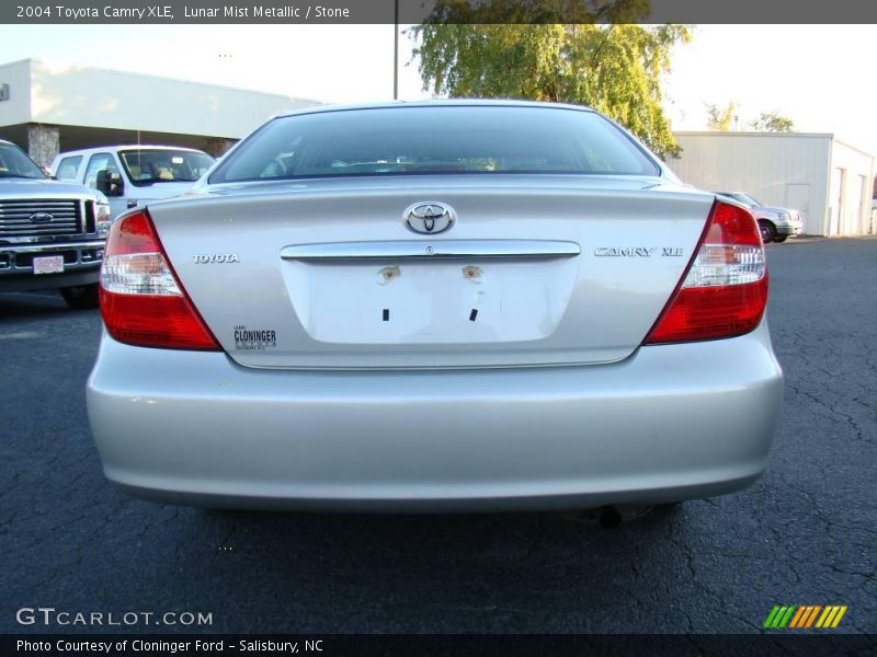 Lunar Mist Metallic / Stone 2004 Toyota Camry XLE