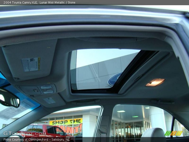 Lunar Mist Metallic / Stone 2004 Toyota Camry XLE