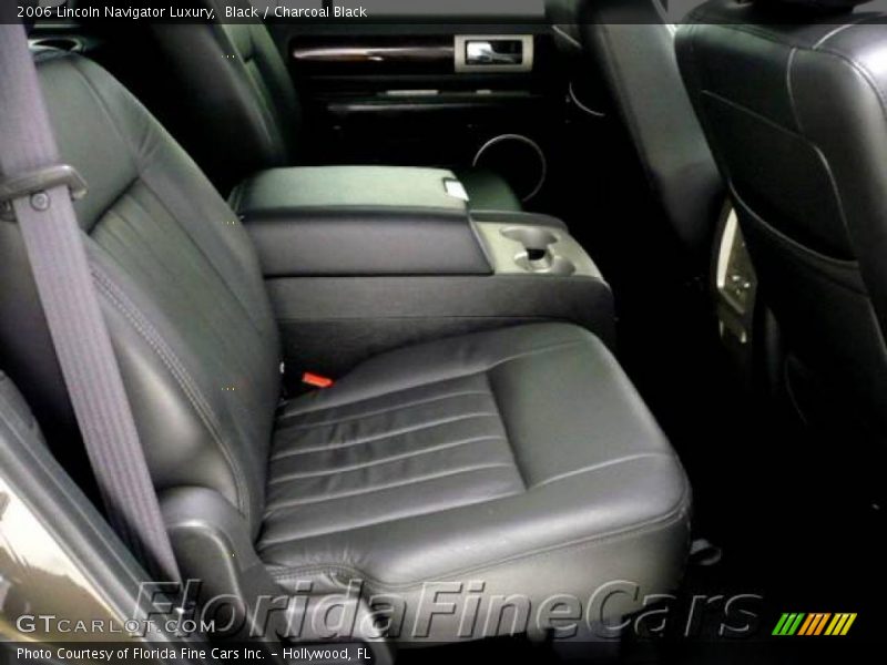 Black / Charcoal Black 2006 Lincoln Navigator Luxury