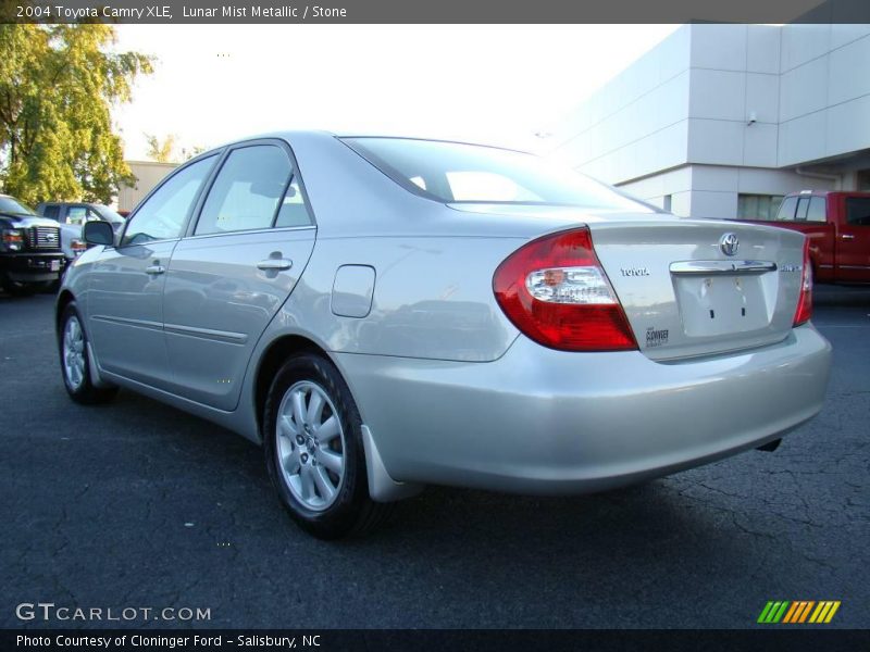 Lunar Mist Metallic / Stone 2004 Toyota Camry XLE