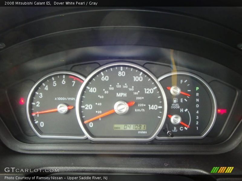 Dover White Pearl / Gray 2008 Mitsubishi Galant ES