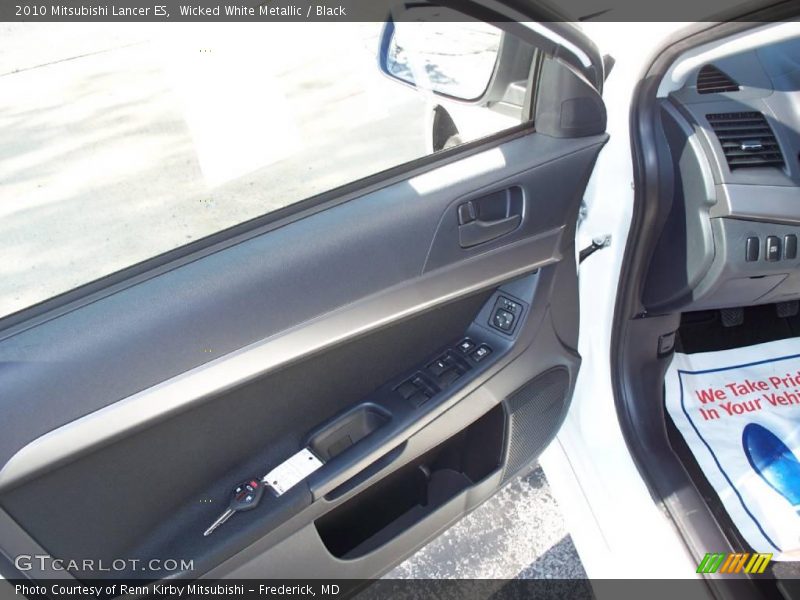 Wicked White Metallic / Black 2010 Mitsubishi Lancer ES