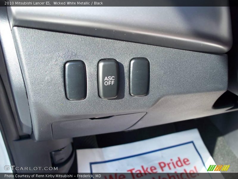 Wicked White Metallic / Black 2010 Mitsubishi Lancer ES