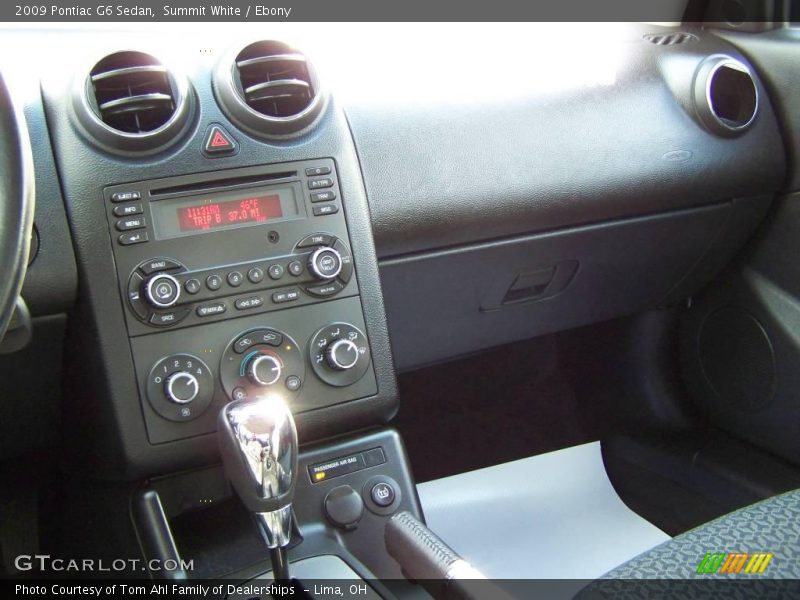 Summit White / Ebony 2009 Pontiac G6 Sedan