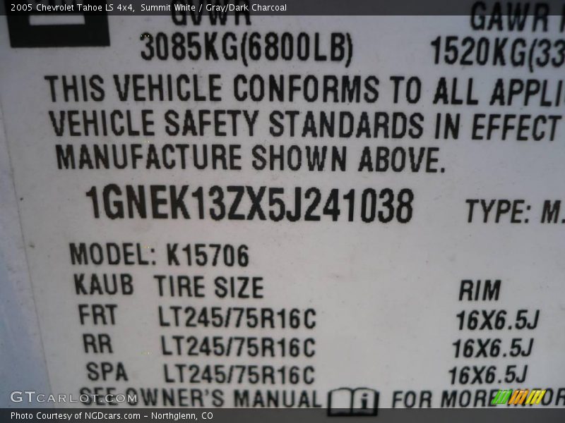 Summit White / Gray/Dark Charcoal 2005 Chevrolet Tahoe LS 4x4