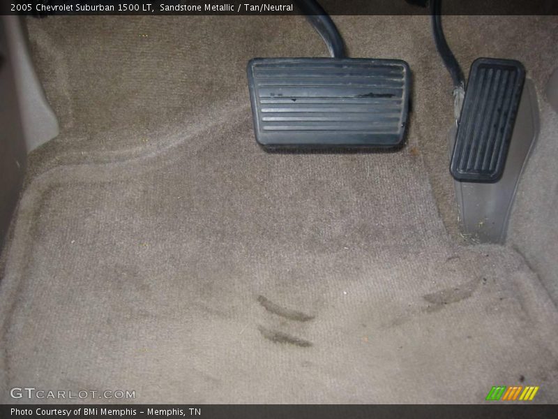 Sandstone Metallic / Tan/Neutral 2005 Chevrolet Suburban 1500 LT