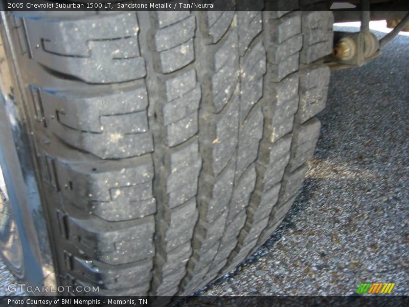 Sandstone Metallic / Tan/Neutral 2005 Chevrolet Suburban 1500 LT