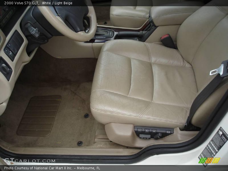 White / Light Beige 2000 Volvo S70 GLT