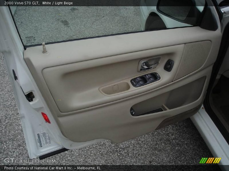 White / Light Beige 2000 Volvo S70 GLT