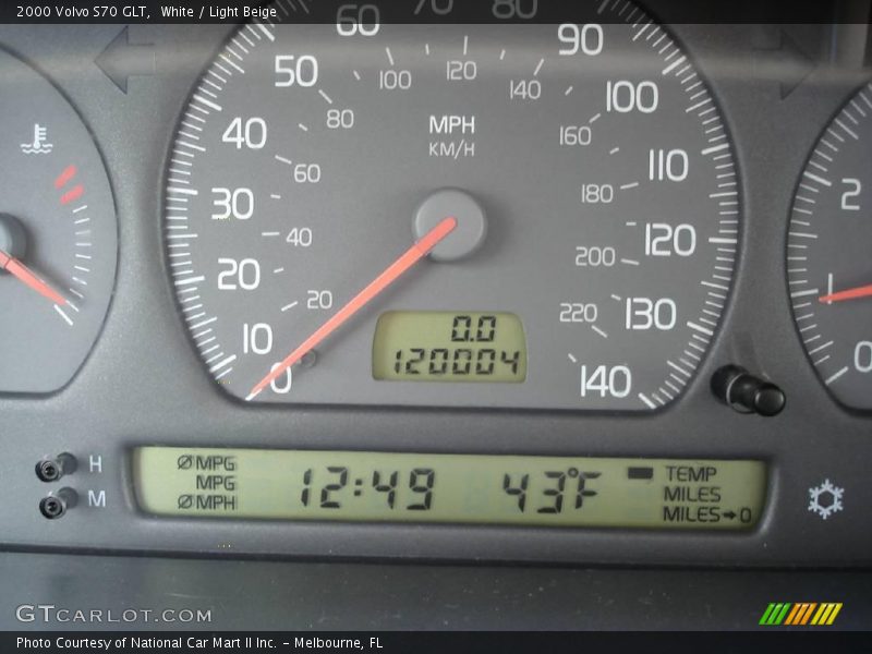 White / Light Beige 2000 Volvo S70 GLT