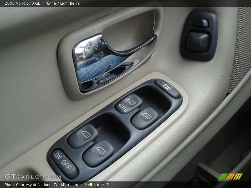 White / Light Beige 2000 Volvo S70 GLT