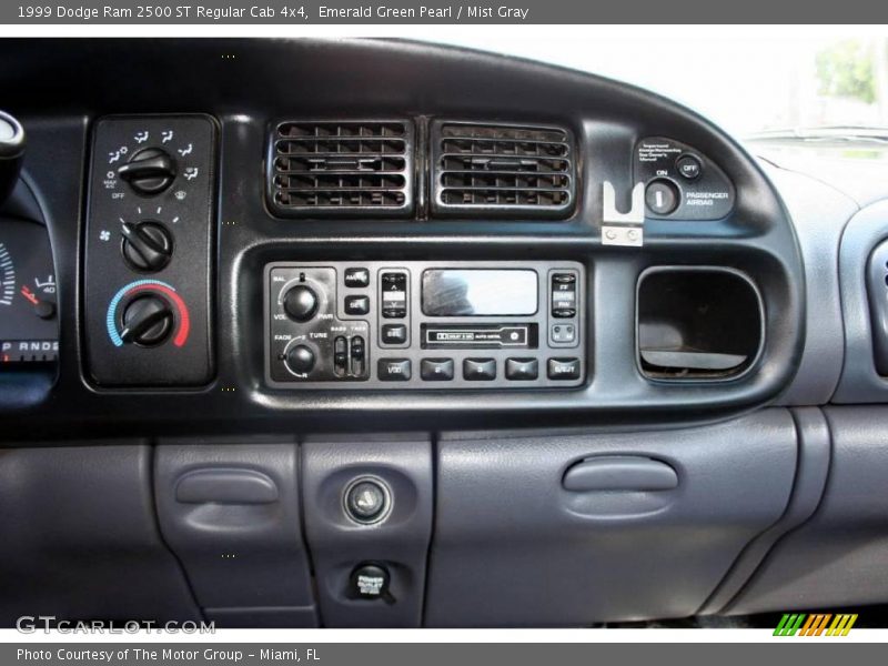 Emerald Green Pearl / Mist Gray 1999 Dodge Ram 2500 ST Regular Cab 4x4