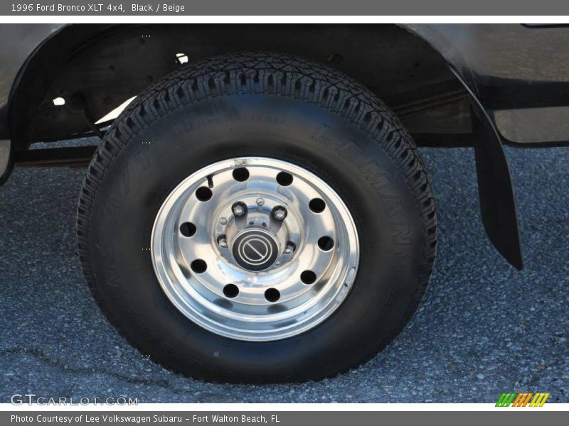 Black / Beige 1996 Ford Bronco XLT 4x4